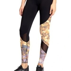 Athleta Leggings Black with Gold‎ Honeycomb Designs Size S
